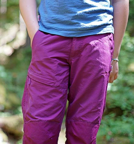 Die Hammerfest Wanderhose von Trolkids ist mit zwei seitlichen Eingriffstaschen und einer Zipptasche am Oberschenkel ausgestattet.